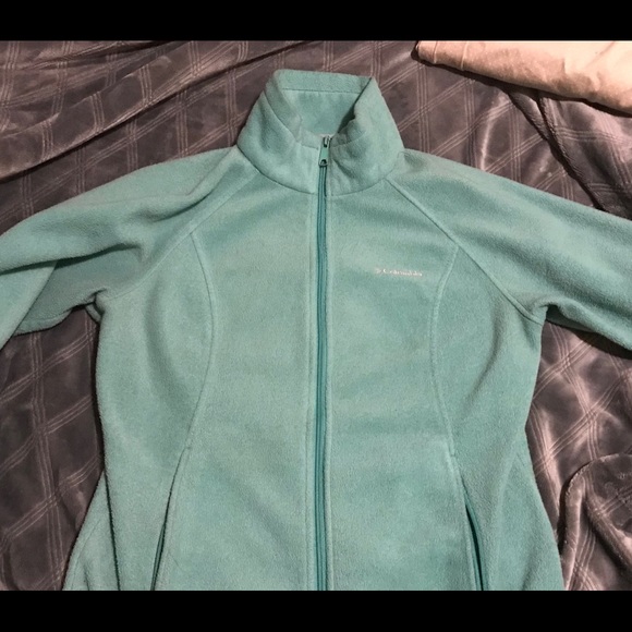 Columbia Tops - Columbia Fleece Zip up with zipper pockets mint